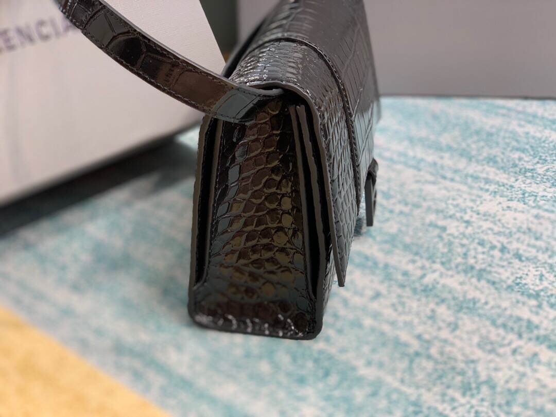 210330216_detail_3