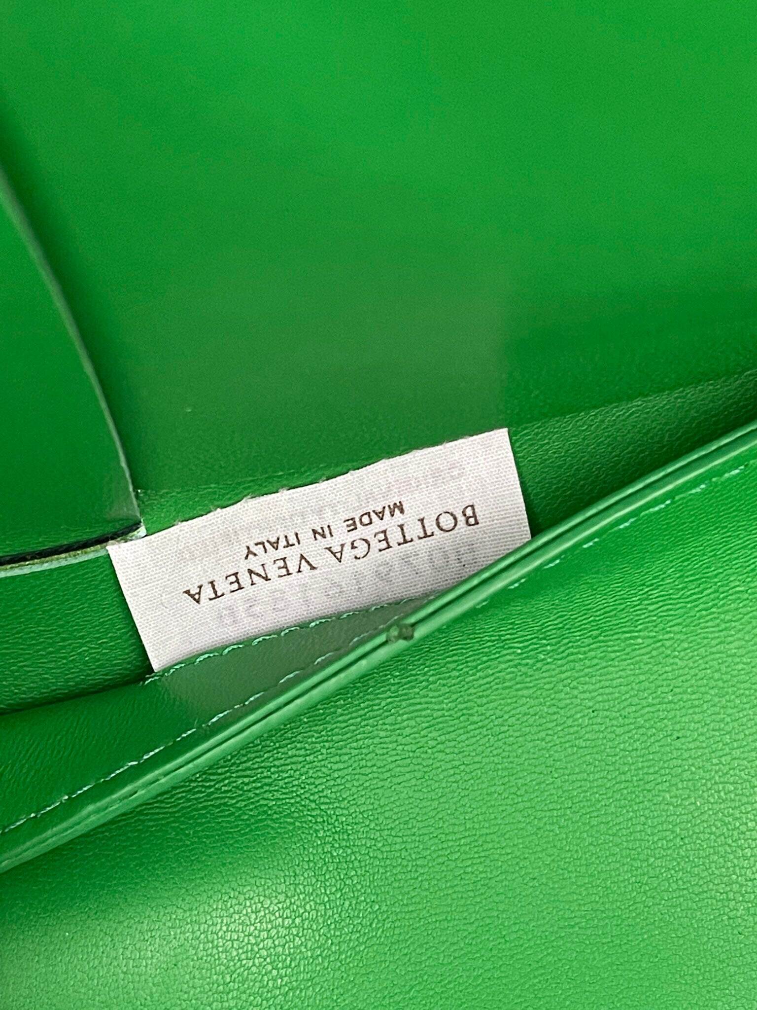 22052459_detail_6