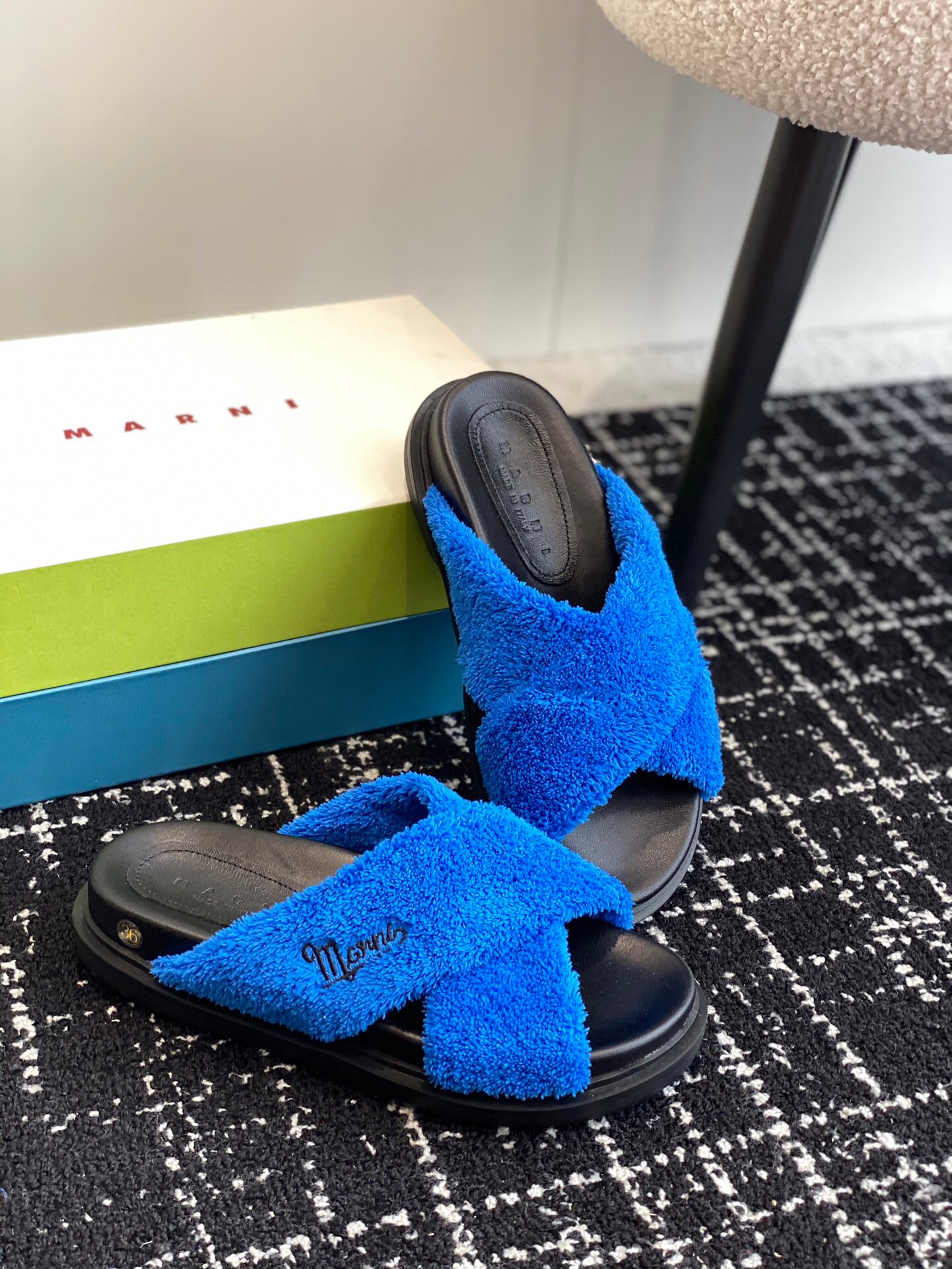 23113012819_detail_2