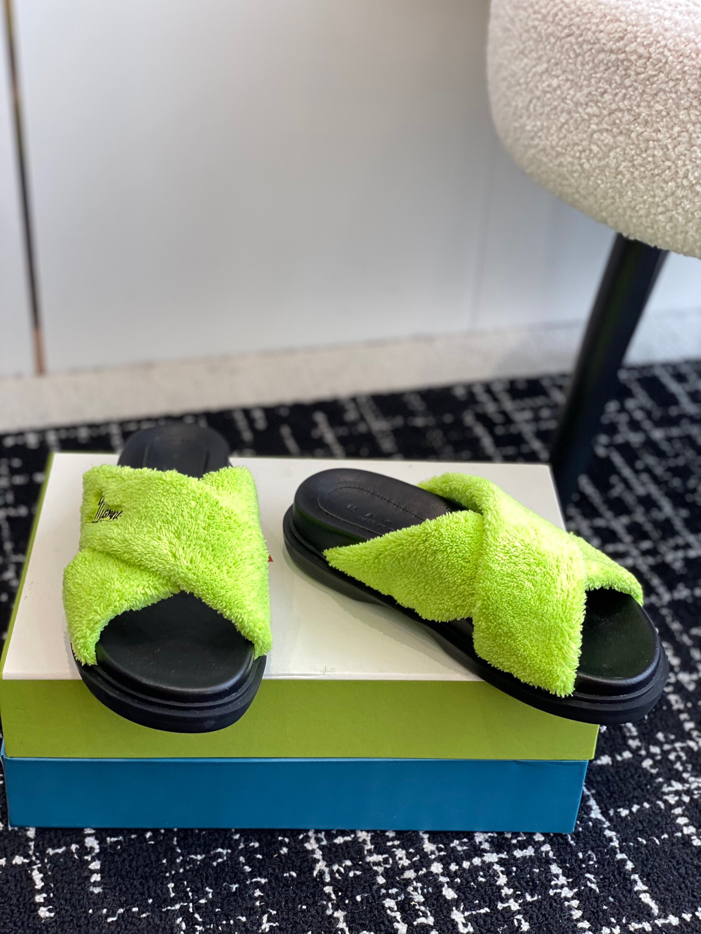 23113012819_detail_2