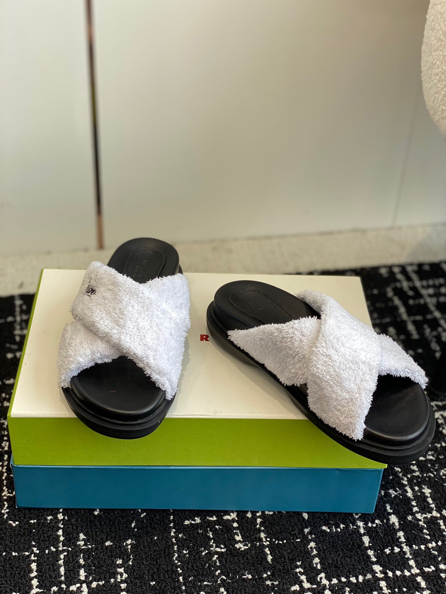 23113012819_detail_2