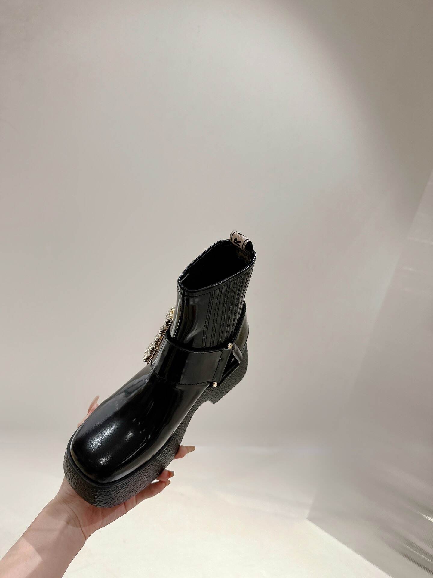 23120419_detail_2