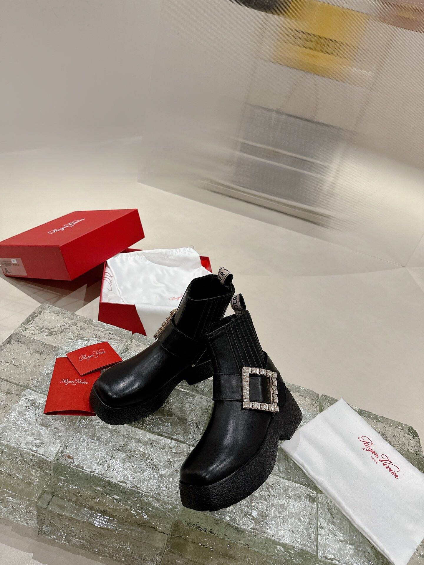 23120419_detail_2