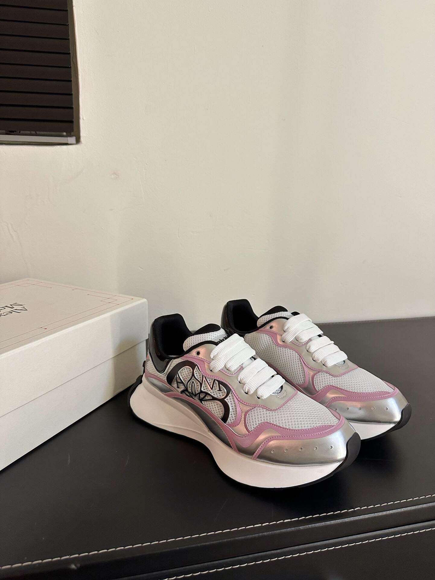 24042419_detail_0