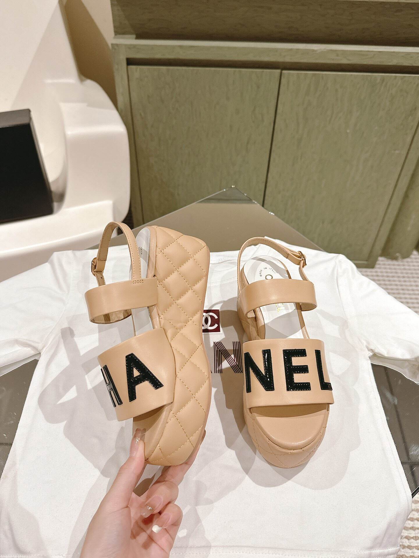 240626128_detail_2