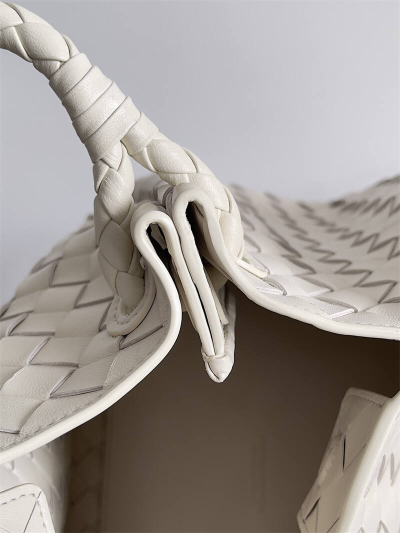 24100259_detail_4