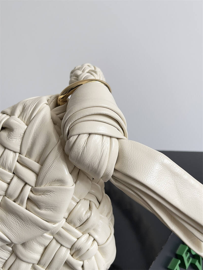24100259_detail_4