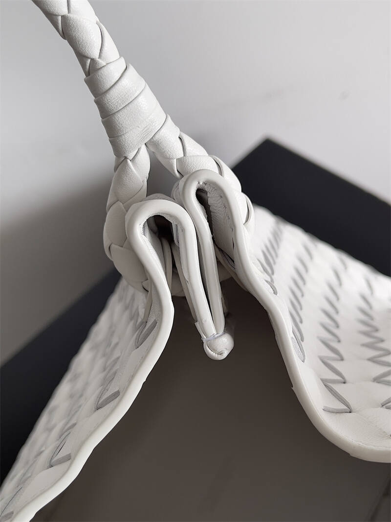 24100259_detail_5