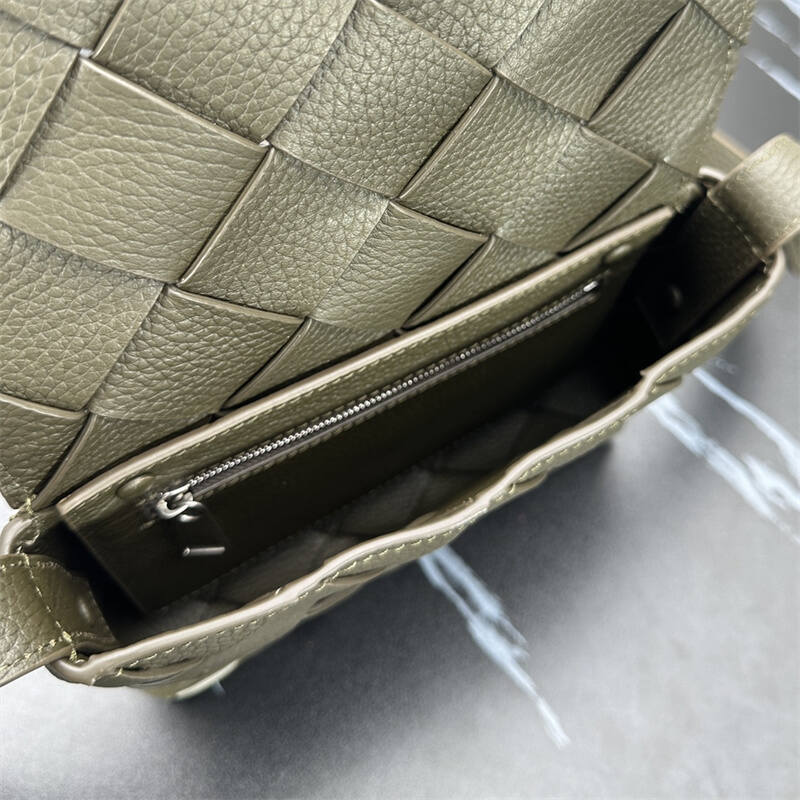 24112959_detail_8